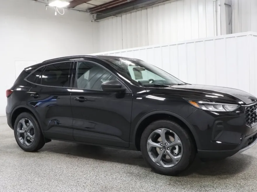 2025 Ford Escape ST-Line photo 1
