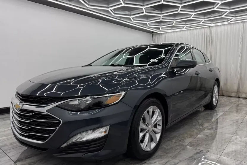 2021 Chevrolet Malibu 1LT photo 1