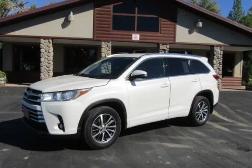 2018 Toyota Highlander XLE photo 1