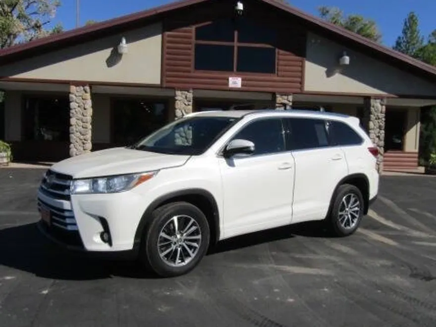 2018 Toyota Highlander XLE photo 1