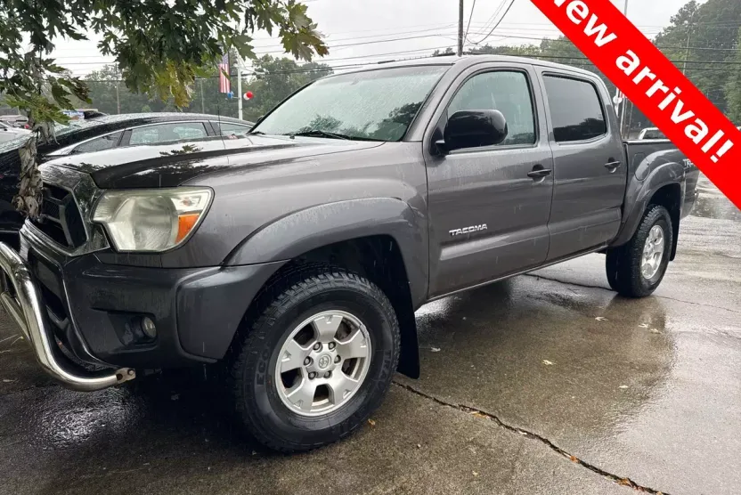 2014 Toyota Tacoma PreRunner V6 photo 1