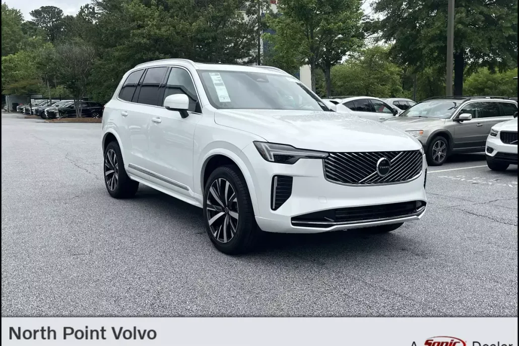 2025 Volvo XC90 Core photo 1