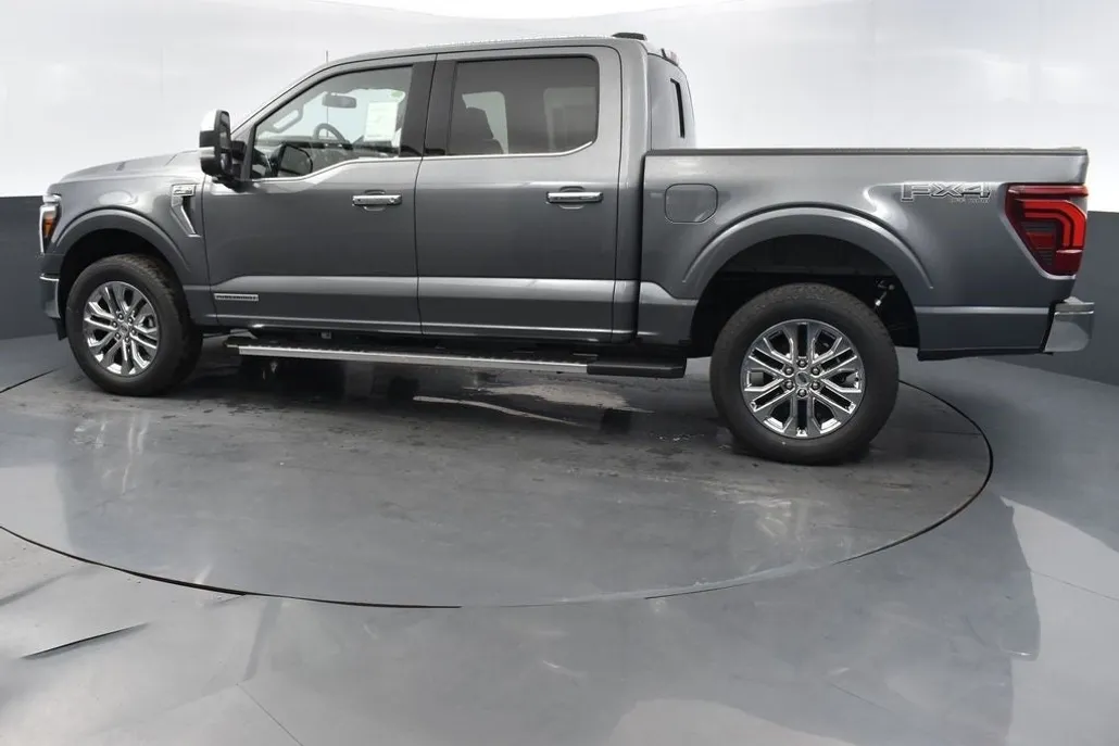 2025 Ford F-150 Lariat photo 1