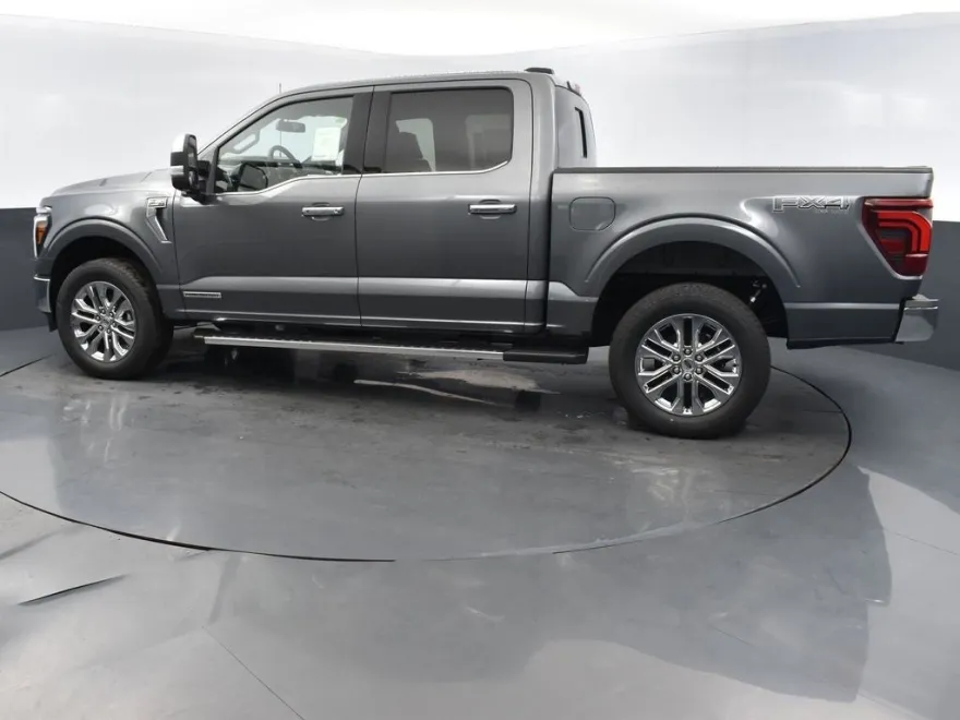 2025 Ford F-150 Lariat photo 1