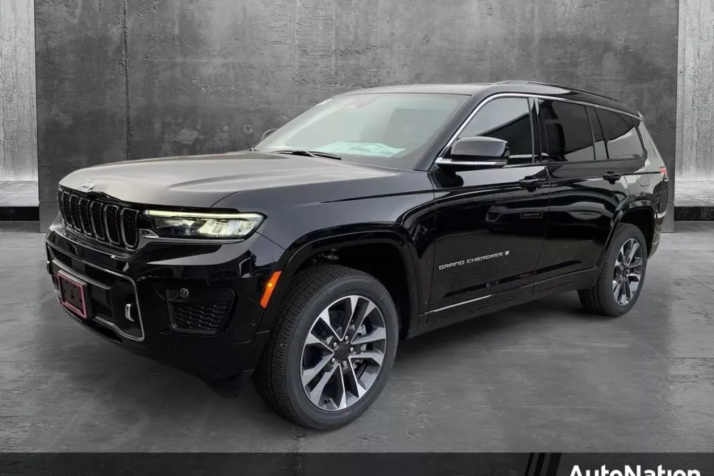 2025 Jeep Grand Cherokee Overland photo 1