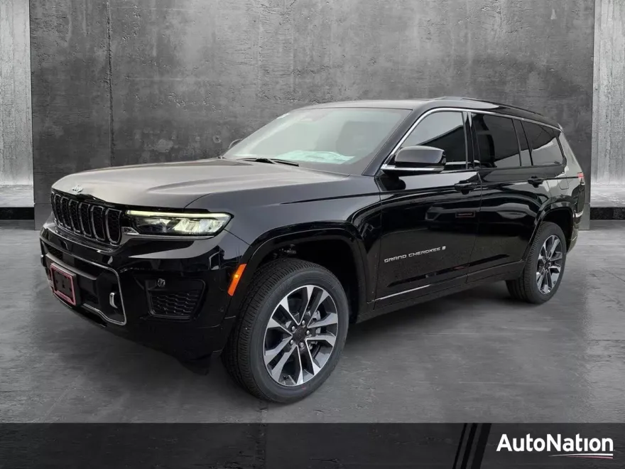 2025 Jeep Grand Cherokee Overland photo 1