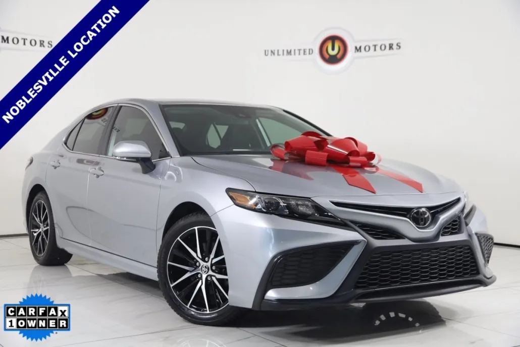 2024 Toyota Camry SE photo 1