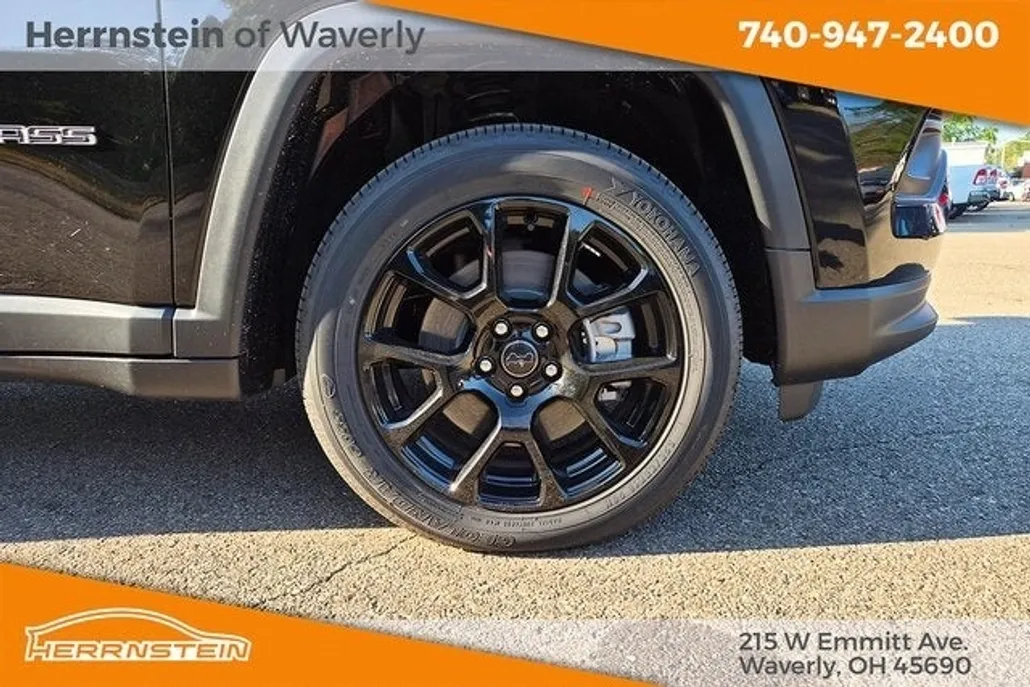 2025 Jeep Compass Latitude photo 1