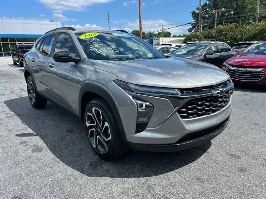 2024 Chevrolet Trax photo 1
