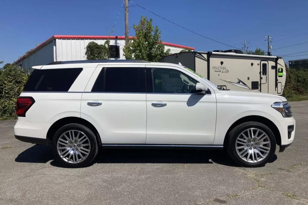 2024 Ford Expedition Limited photo 1