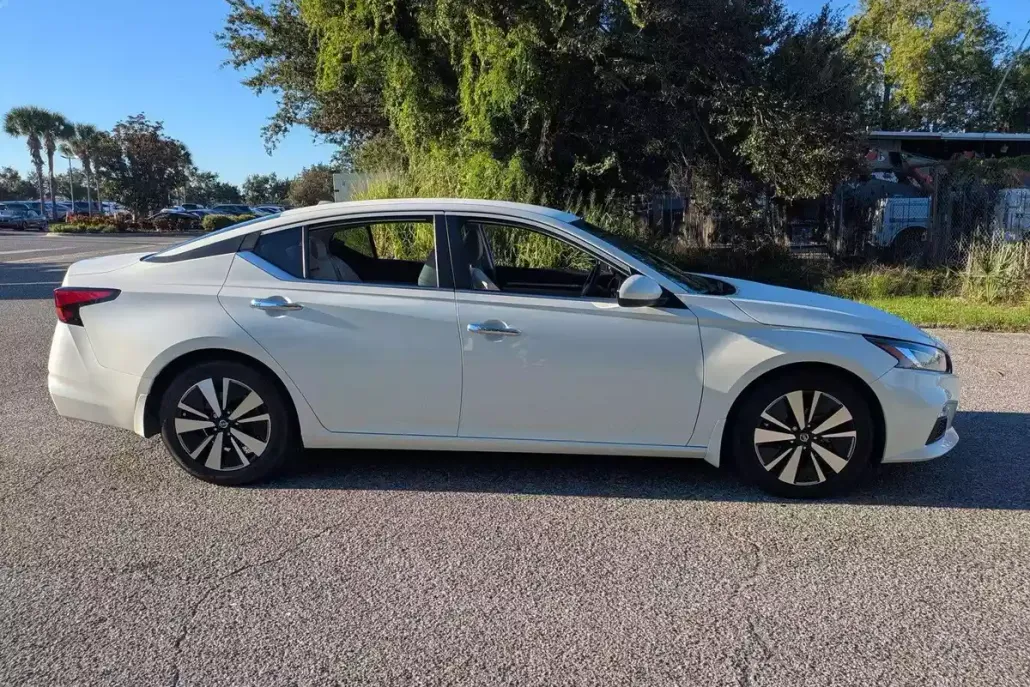 2022 Nissan Altima 2.5 SV photo 1