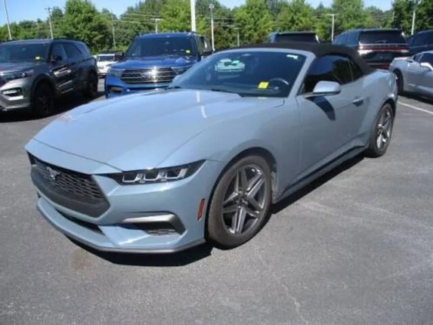 2024 Ford Mustang Convertible photo 1