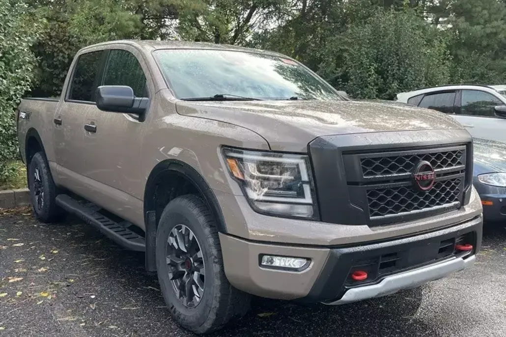2024 Nissan Titan PRO-4X photo 1