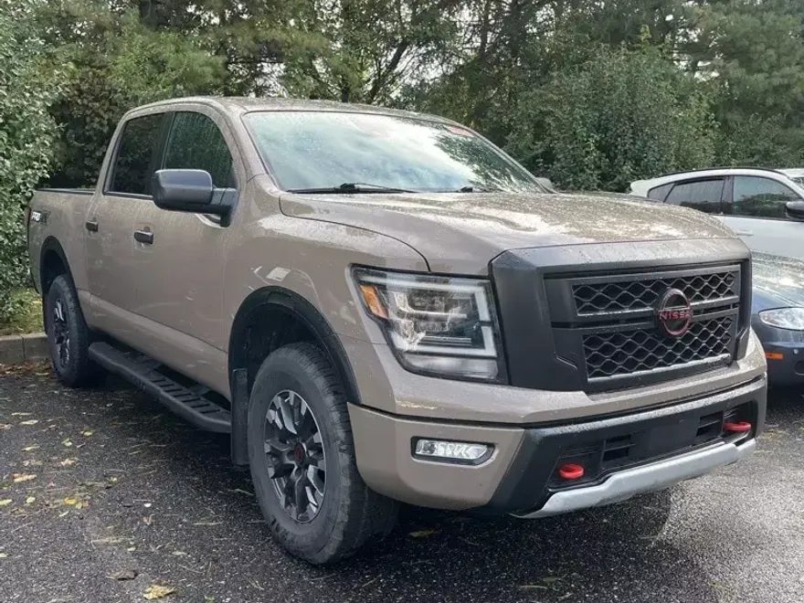 2024 Nissan Titan PRO-4X photo 1