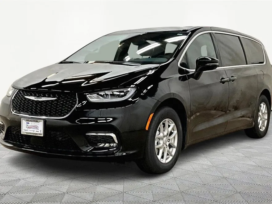 2025 Chrysler Pacifica photo 1