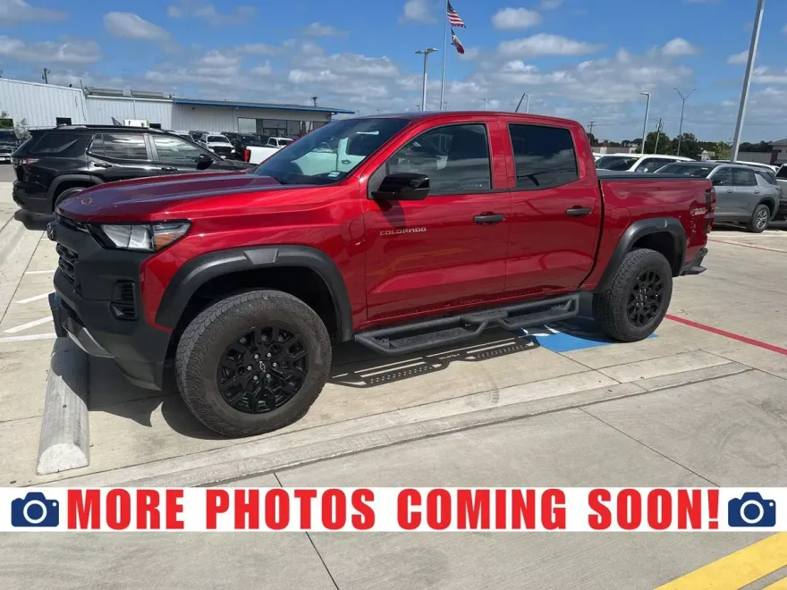 2024 Chevrolet Colorado Trail Boss photo 1