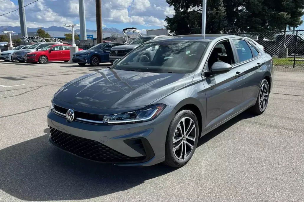 2026 Volkswagen Jetta Sport photo 1