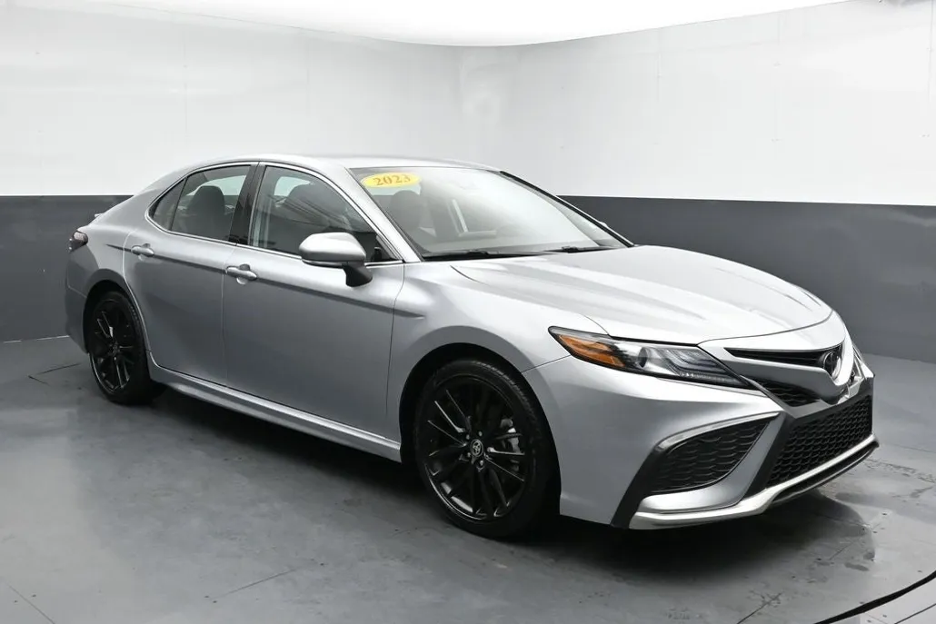 2023 Toyota Camry XSE photo 1
