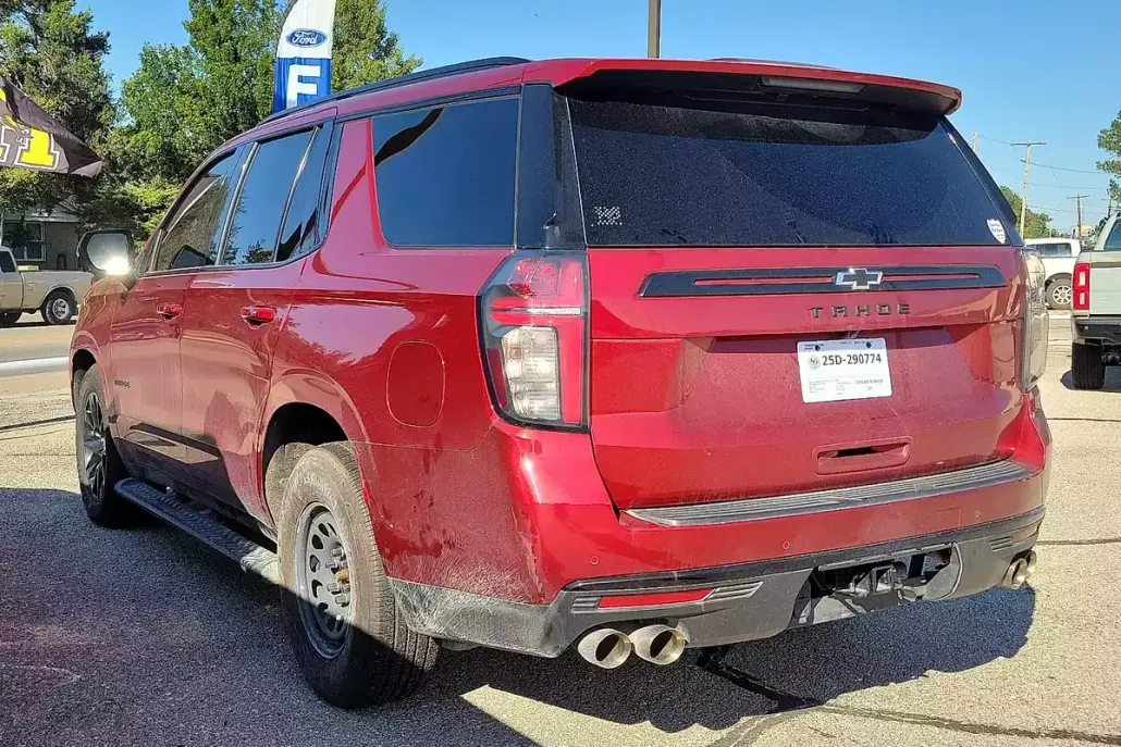 2023 Chevrolet Tahoe Z71 photo 1