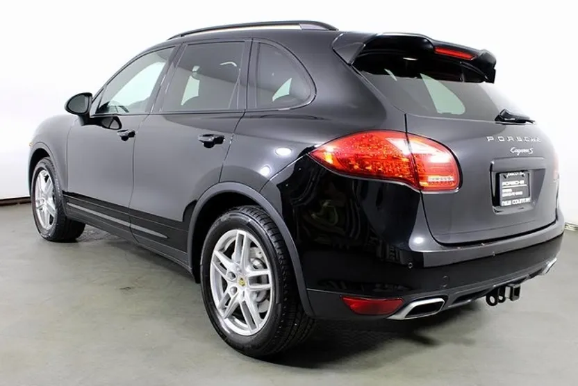 2014 Porsche Cayenne S photo 1