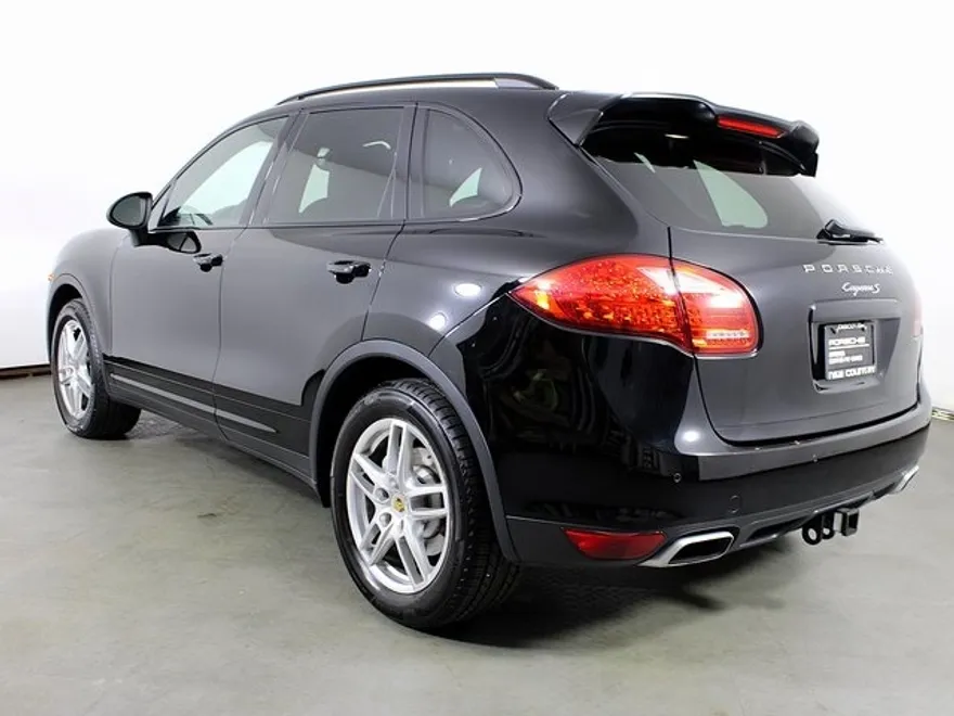 2014 Porsche Cayenne S photo 1