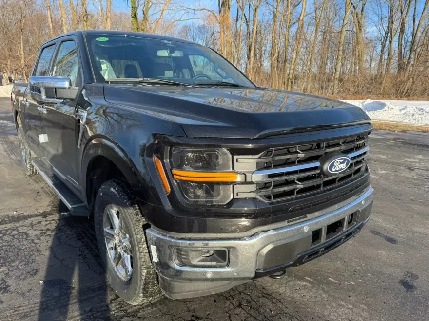 2025 Ford F-150 XLT photo 1