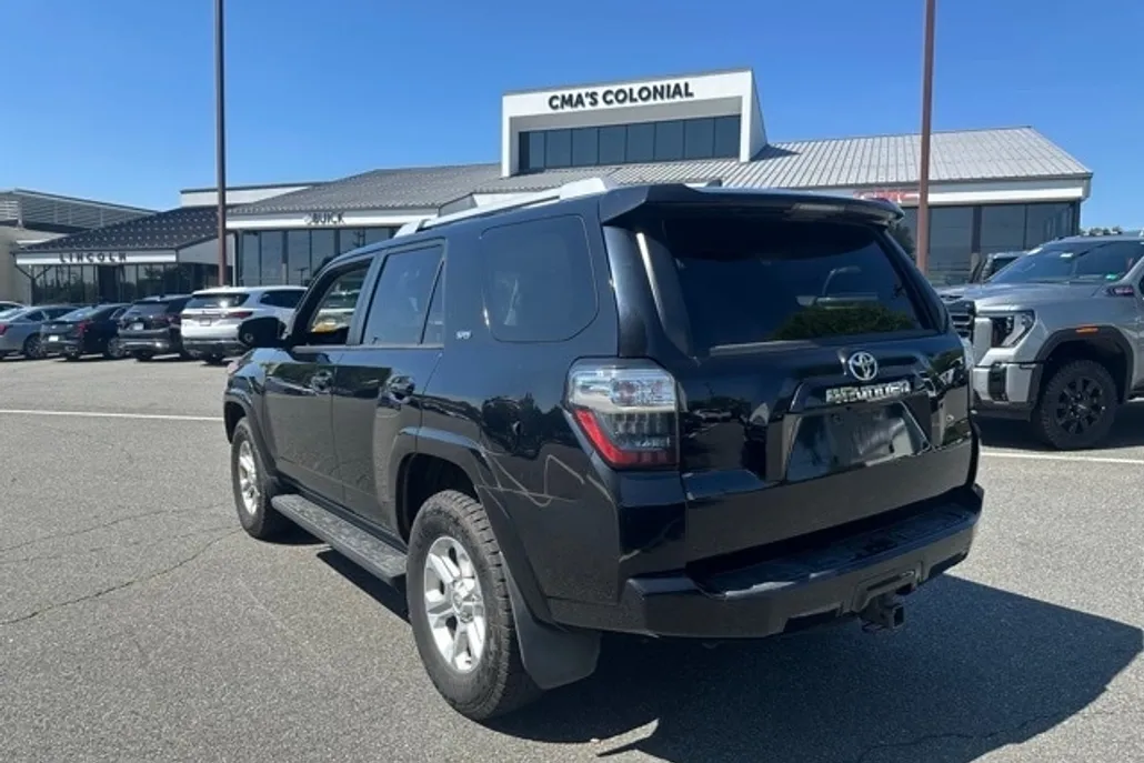 2018 Toyota 4Runner SR5 photo 1