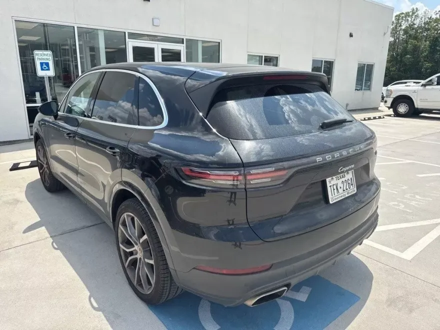 2019 Porsche Cayenne Base photo 1