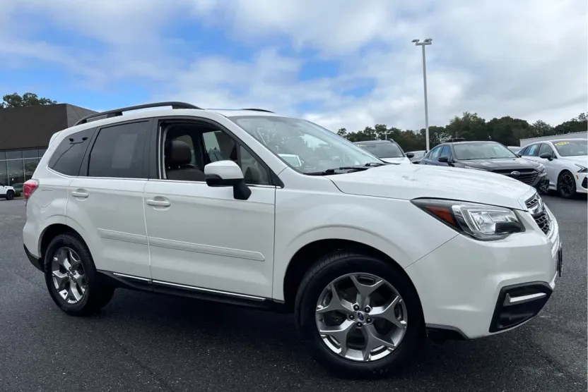 2018 Subaru Forester Touring photo 1