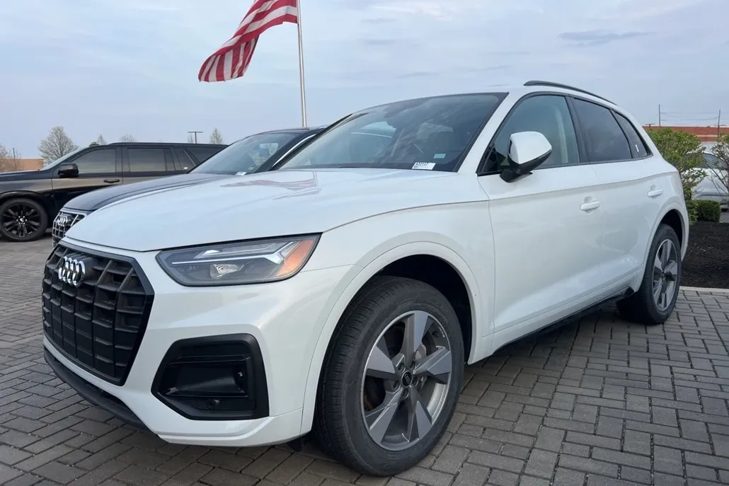 2025 Audi Q5 40 Premium photo 1