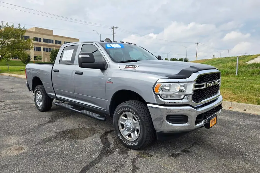 2024 Ram 2500 Tradesman photo 1