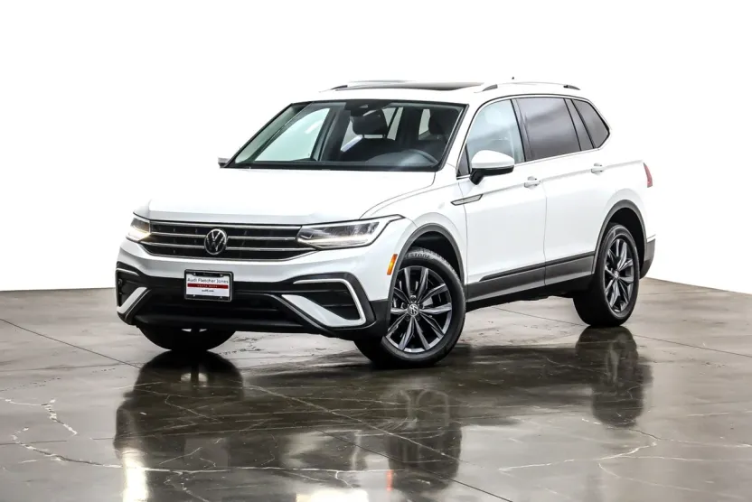 2022 Volkswagen Tiguan SE photo 1