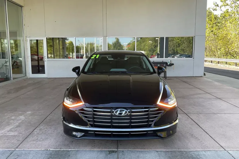 2021 Hyundai Sonata SE photo 1