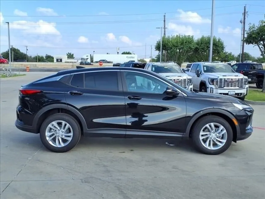 2025 Buick Envista Preferred photo 2