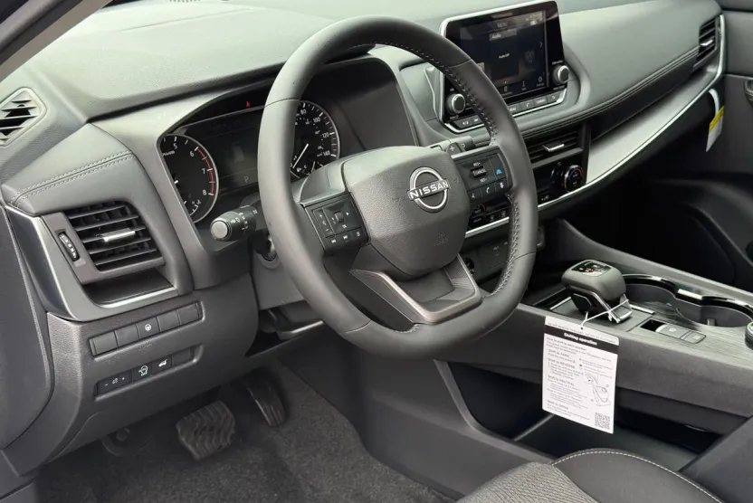 2026 Nissan Rogue SV photo 1