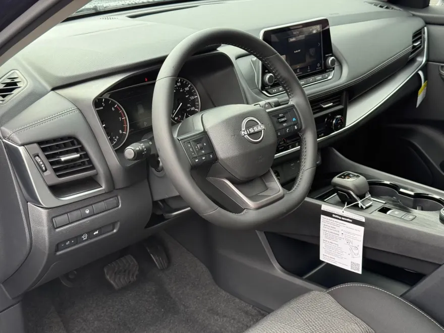 2026 Nissan Rogue SV photo 1