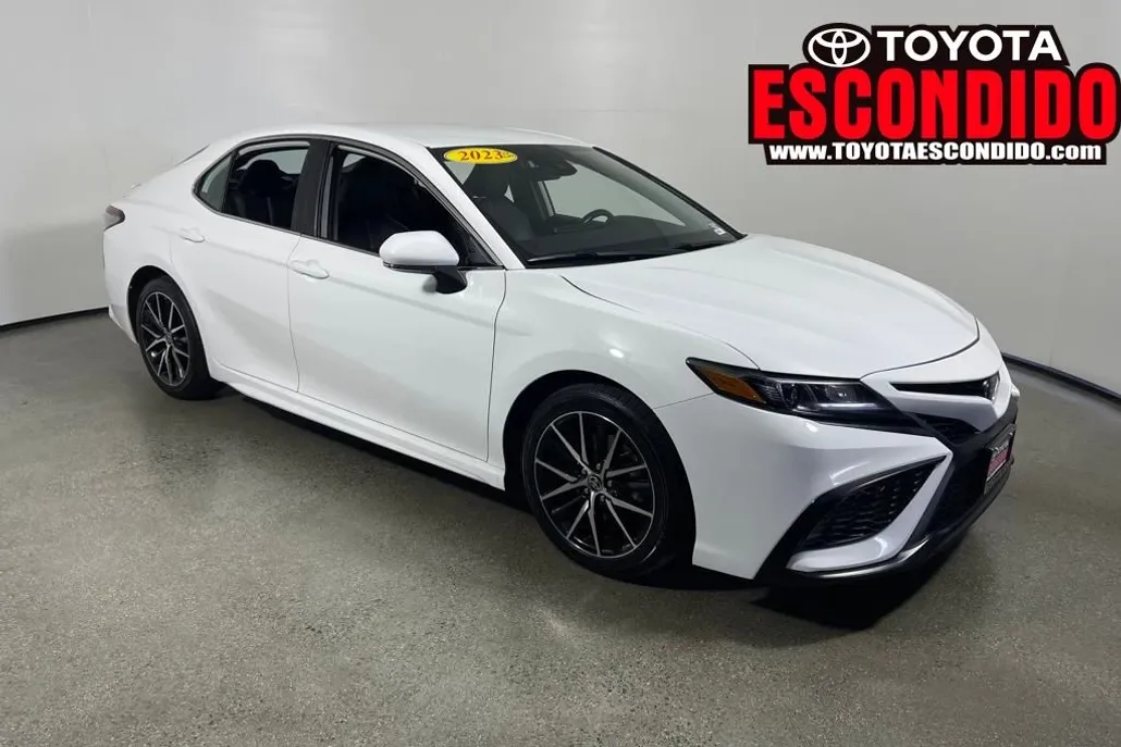 2023 Toyota Camry SE photo 1
