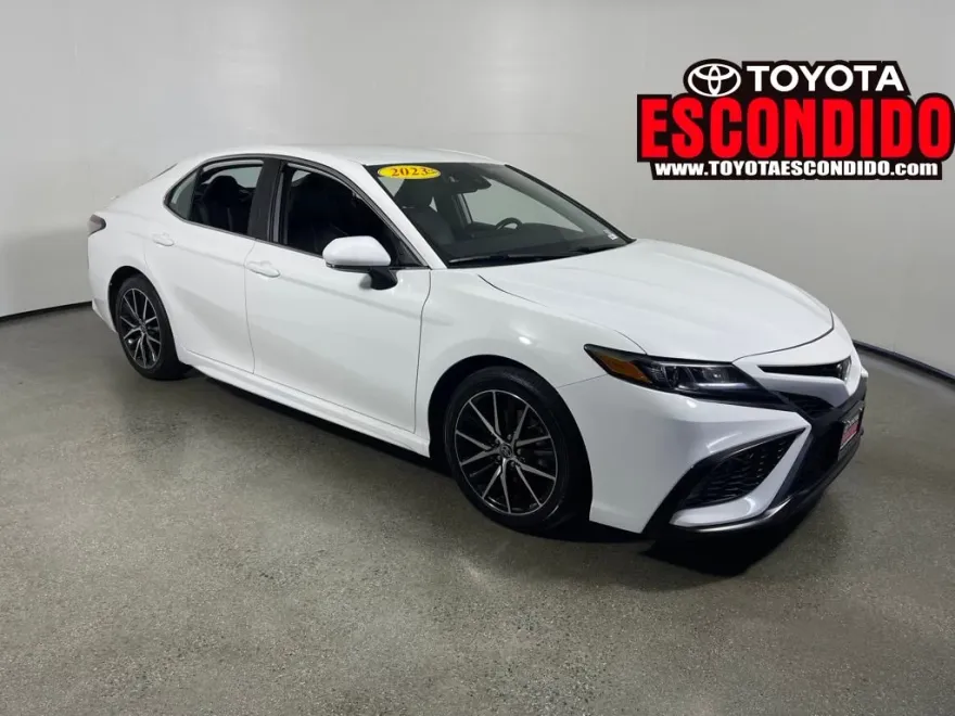 2023 Toyota Camry SE photo 1