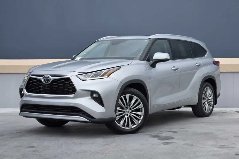 2021 Toyota Highlander Platinum photo 1