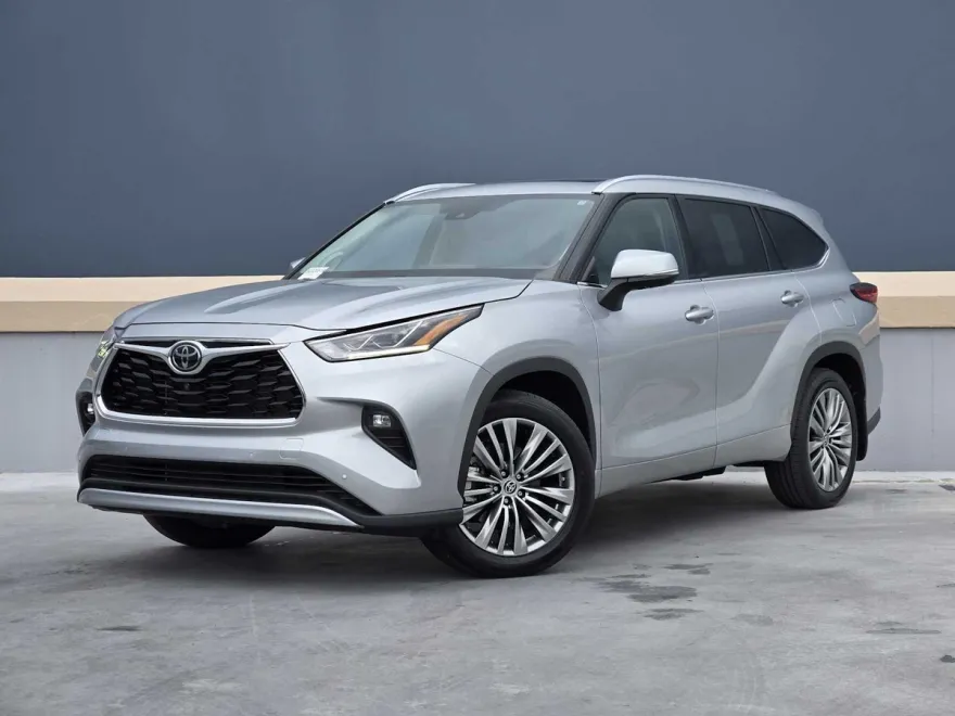 2021 Toyota Highlander Platinum photo 1
