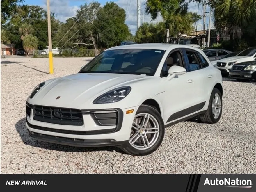 2023 Porsche Macan Base photo 1