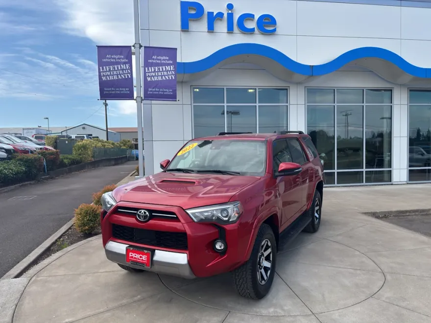 2022 Toyota 4Runner TRD Off-Road Premium photo 1