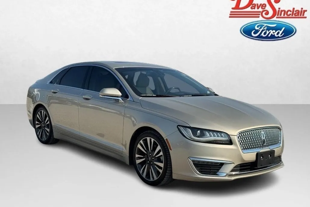 2017 Lincoln MKZ Reserve photo 1