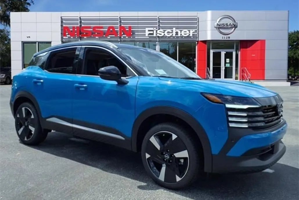 2025 Nissan Kicks SR photo 1