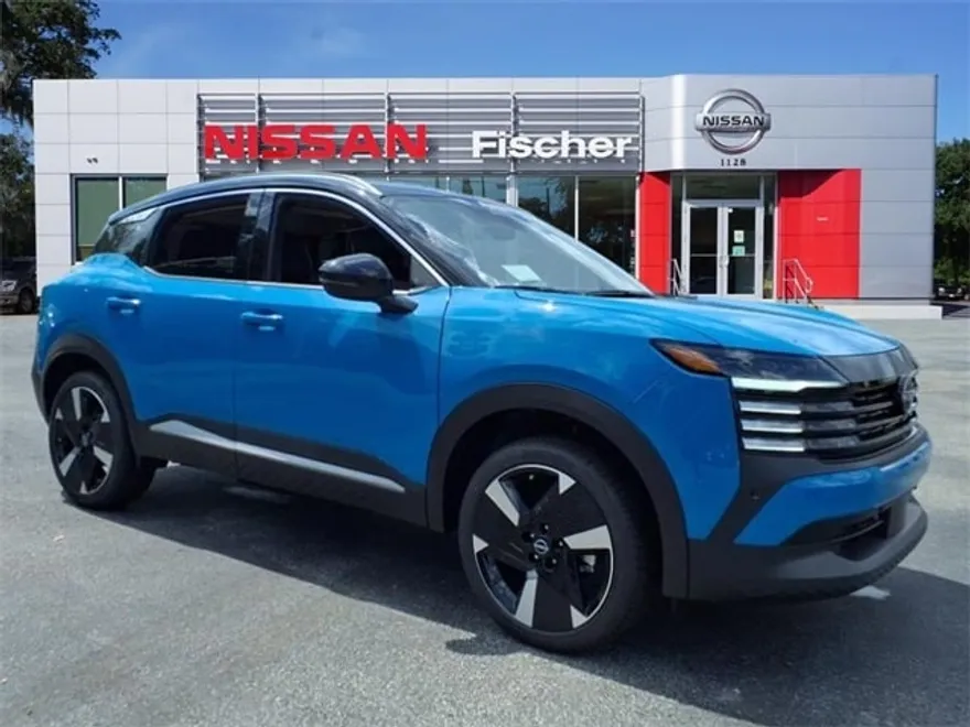 2025 Nissan Kicks SR photo 1
