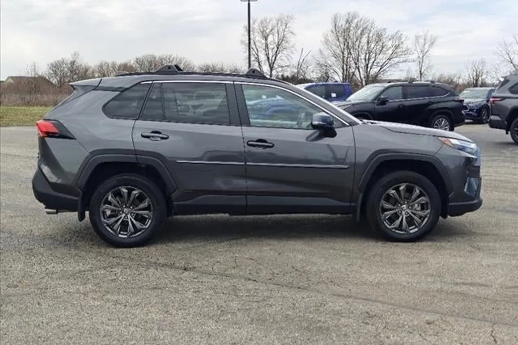 2024 Toyota RAV4 Hybrid XLE Premium photo 1