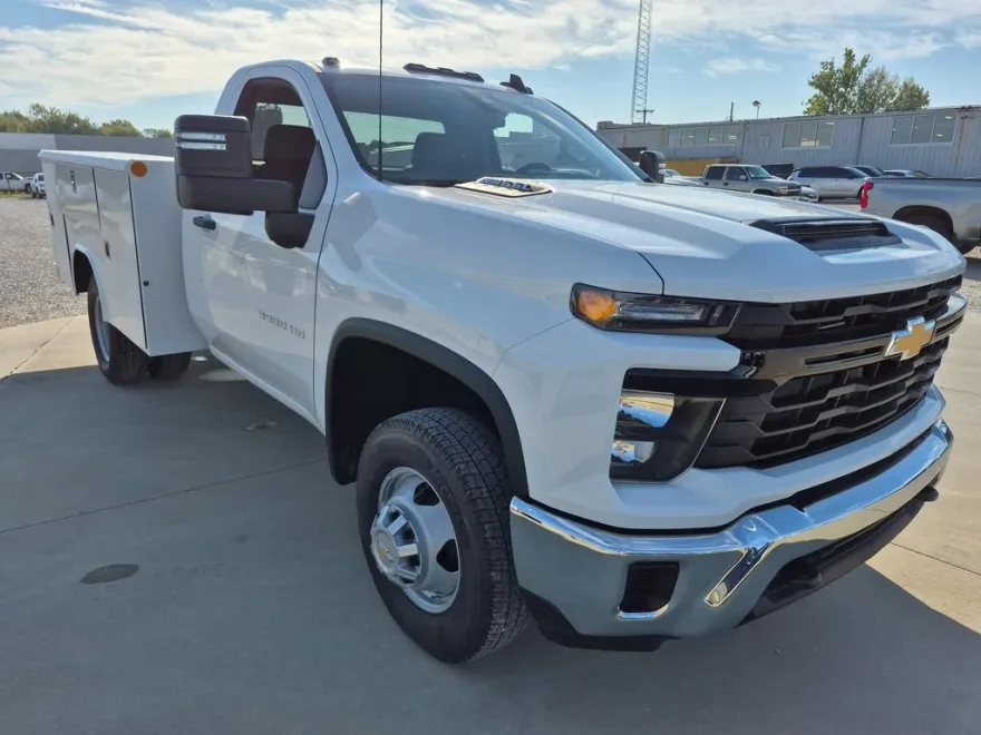 2025 Chevrolet Silverado 3500HD Work Truck photo 1