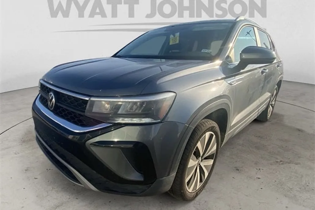 2022 Volkswagen Taos SE photo 1
