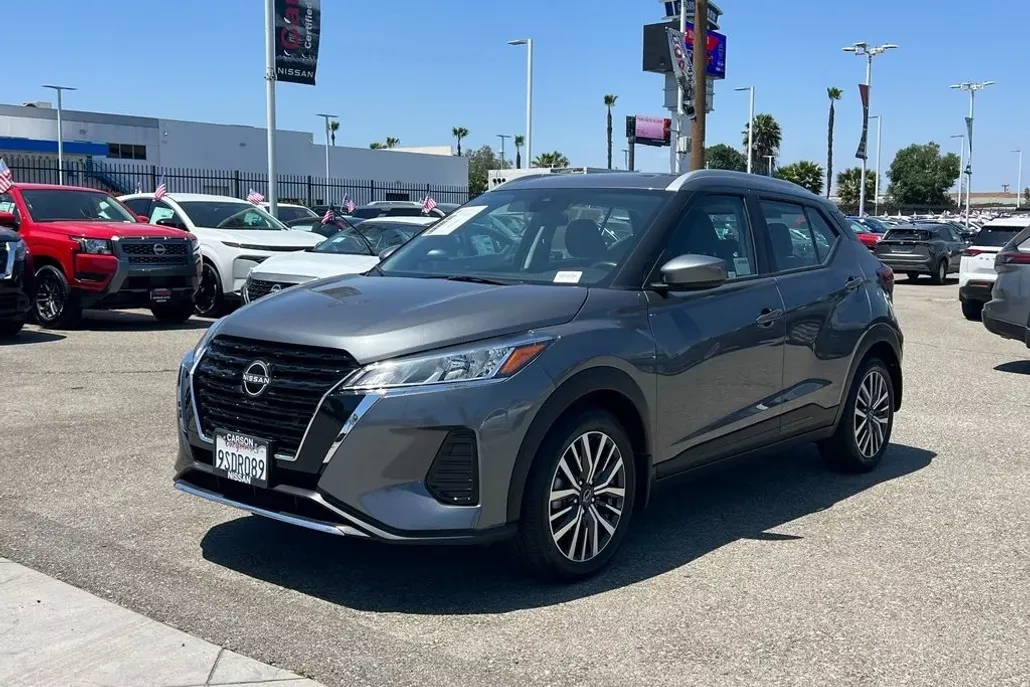 2024 Nissan Kicks SV photo 1