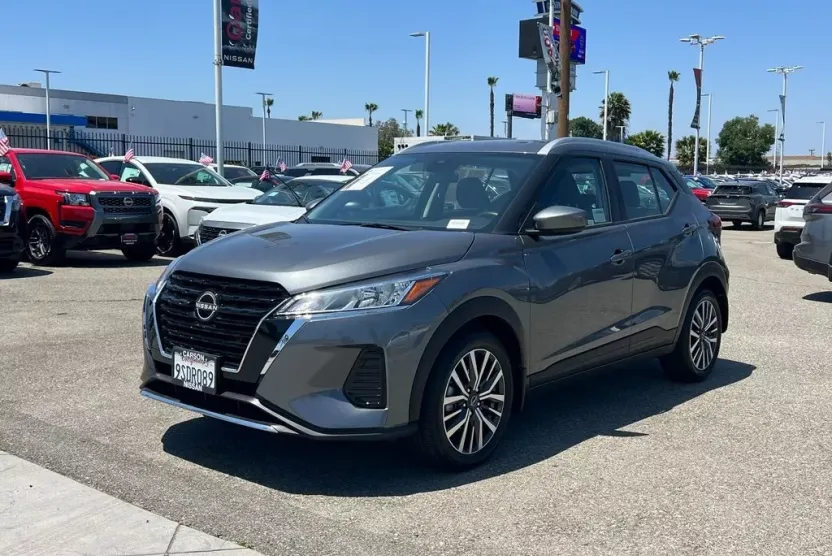 2024 Nissan Kicks SV photo 1